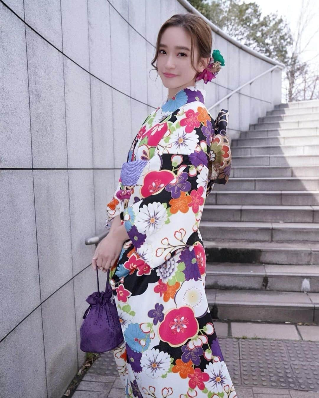 太田麻美さんのインスタグラム写真 - (太田麻美Instagram)「振袖👘✨ #頂いたお写真 #振袖 #振袖ヘア #振袖ヘアアレンジ #japanese #girl #instafashion #instagood」5月12日 12時09分 - asami0523