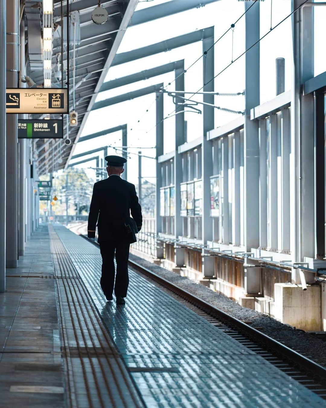 Joshさんのインスタグラム写真 - (JoshInstagram)「I have no train and I have no destination, so where should I be going? . . . I really want more time out and away from the city. I want to explore. . . . . . . #東京 #東京カメラ部 #日本 #写真部 #軽井沢 #ourmoodydays #streetframe #streetclassics #streets_vision #urbanromantix #urbanandstreet #citygrammers #killyourcity #discoverjapan #discovertokyo #streetmobs  #japan_vacations #urban_shutter #tokyocameraclub #streetdreamsmag #night_owlz #citykillerz #street_focus_on #streetgrammer #visitjapanjp #explorejapan #fatalframes #rawurbanshots #igjapan #igersjp」5月12日 13時23分 - joshtaylorjp