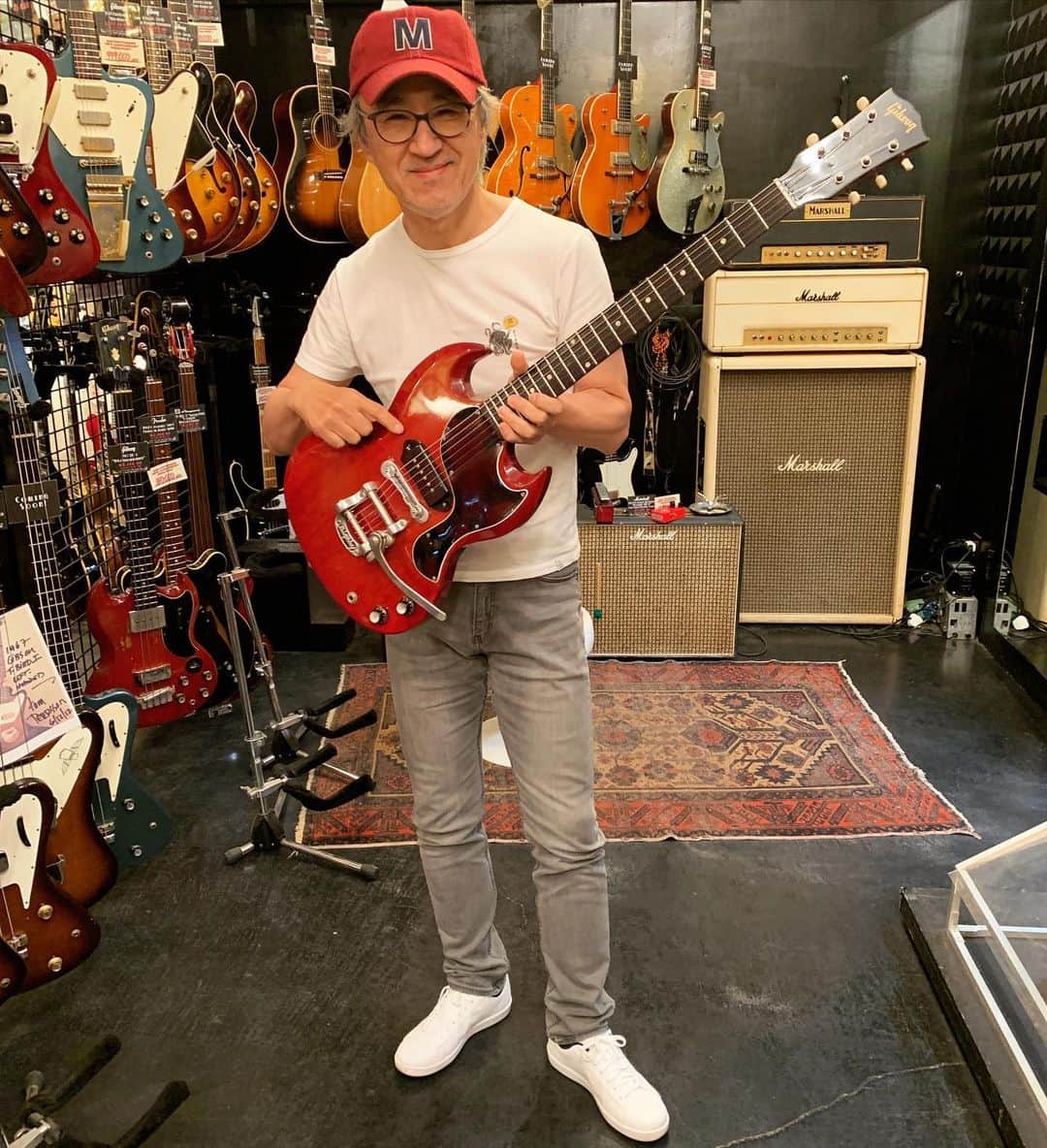 増崎孝司のインスタグラム：「1960 Gibson SG jr 無骨なカッコ良さ💯  #gibson #guitartraderstokyo」