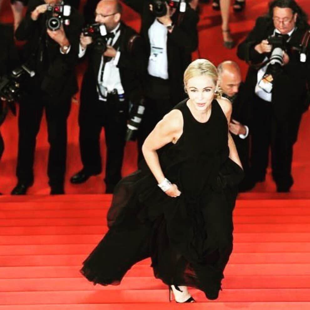 のインスタグラム：「#cannesfilmfestival 🎬📽❤️ missing you !! Life has decided differently .... #coronavirus ..... je pense à @thierry.fremaux @lescure.p .. @laurence_churlaud et tous ceux qui font vivre et vibrer ce festival ! « MAN IS A GENUIS WHEN HE IS DREAMING » Akira Kurosawa. #vivelaculture !!!!!!」