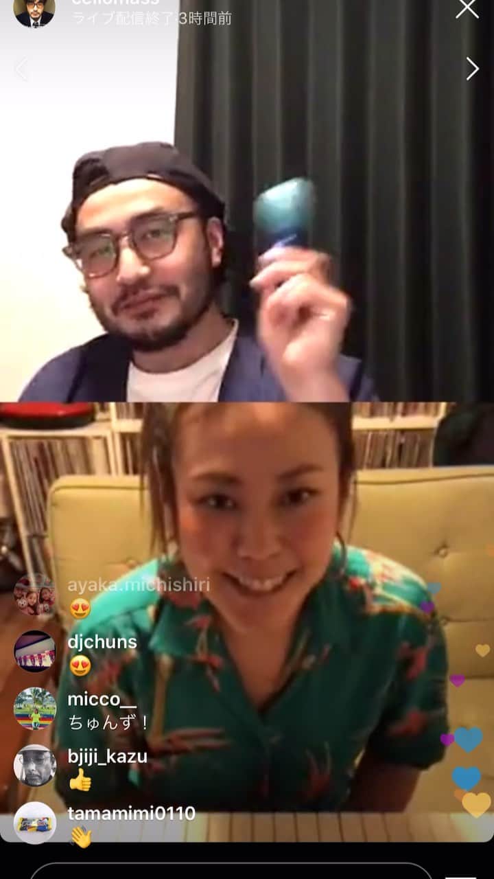 SONOMIのインスタグラム：「夕方にMASSAN @cellomass から連絡を貰って、 急遽INSTA LIVE に生出演させていただきました〜🎤 こんなに急に家モードからスイッチを切り変える事もなかなかないので、 弾き語る曲を確認して、 久しぶりにメイクしたりして一人バタバタ😂  少しお喋りして、 「風はいつも」という曲を ピアノ弾き語りさせていただきました🎹🎤 人前で歌うのが本当に久しぶりで、 歌った後、多幸感に満ち溢れる感覚を思い出したりして、 歌は私にとっていい薬なんだなぁと再確認。 こんなに素敵な機会をいただけて感謝です🙏🏻 聞いてくださったみなさんありがと〜🥰 間違っちゃったけど、 同郷、同い年の昔から大尊敬のMASSANのINSTA LIVEに出演させて貰えた嬉しい記念に動画をのこしまぁす😇✨」