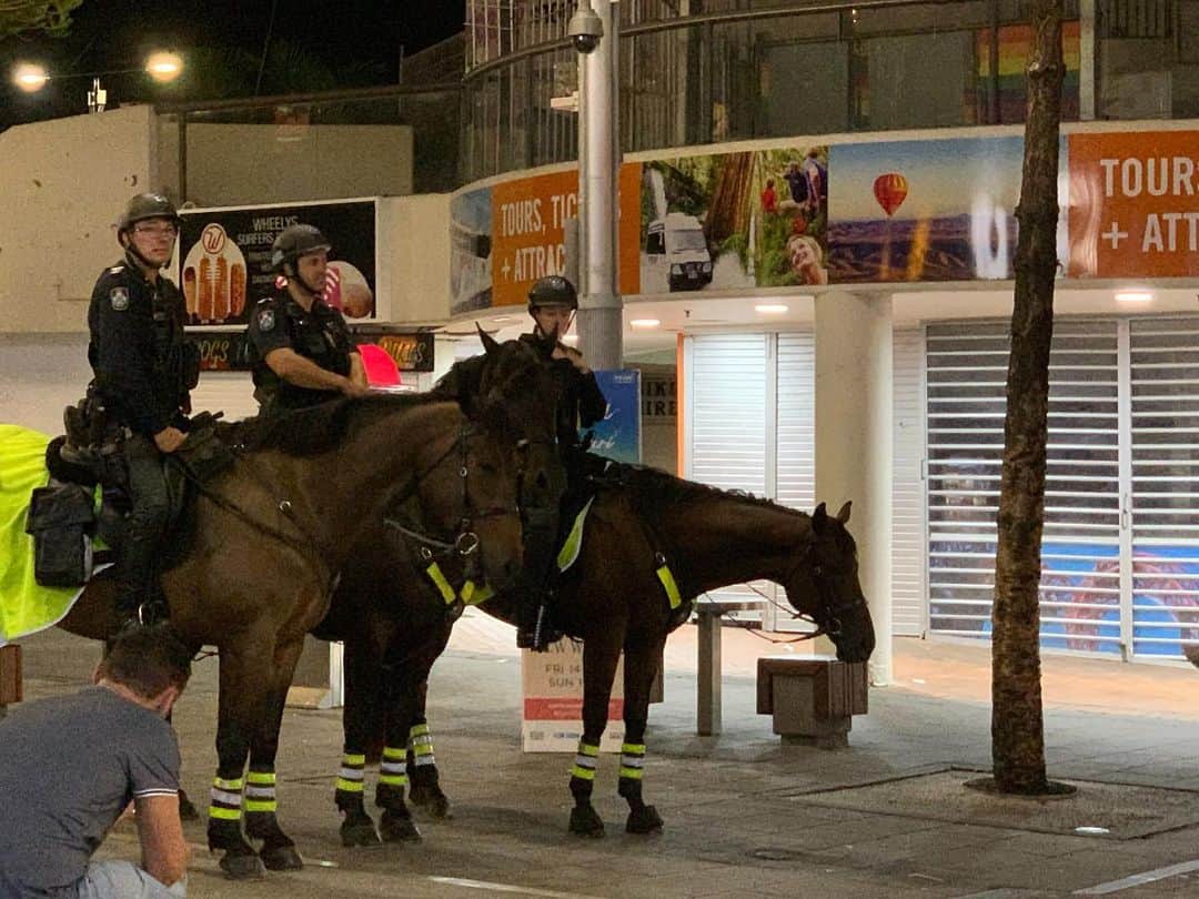 北山まいかさんのインスタグラム写真 - (北山まいかInstagram)「普通に警察官が馬に乗ってた #かっこよ」5月13日 0時04分 - maika.kitayama