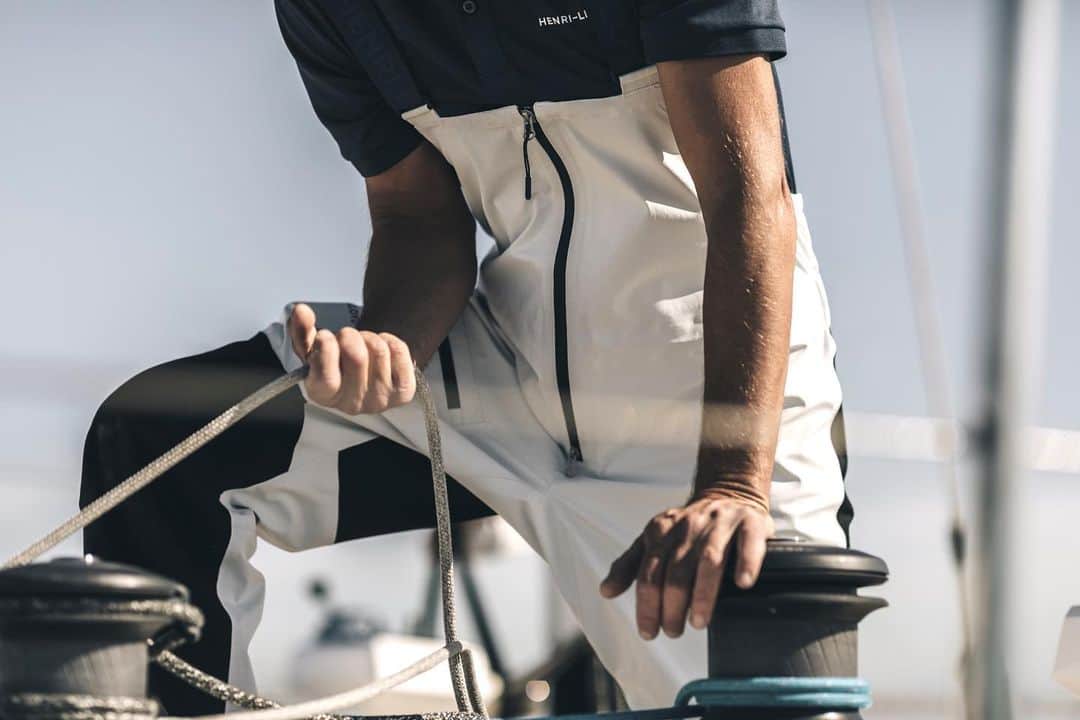 のインスタグラム：「The 4-way stretch M-Course series offers an unrivalled range of movement as an outer shell product. Shop now by clicking the link in our bio #stretch #sail #sailing #sailor #brand #henrilloyd」