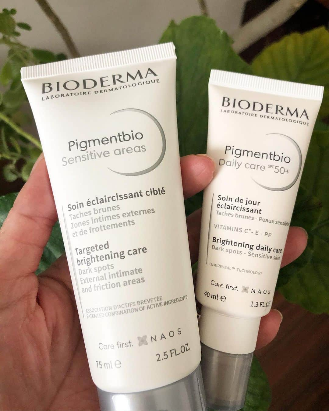 美舟さんのインスタグラム写真 - (美舟Instagram)「BIODERMA pigmentbio Sensitive areas→デリケートな肌の首体用保湿クリーム、ずーっと馴染んで透明感を与えてくれる❤️ Dailycare50+→日焼け止め乳液、メイク下地 優しい香りで伸びが良い🌟」5月12日 16時11分 - mifune2014