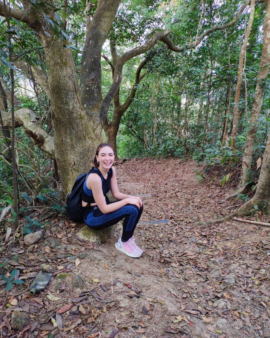 のインスタグラム：「Thank you so much for talking me to this wonderful adventures 🤩💥⛰ #hongkong #nature #hiking  @hkoutsider ✨✨」