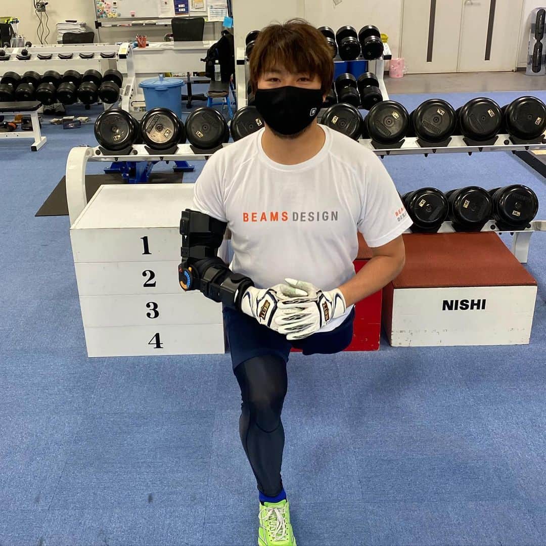 田島慎二さんのインスタグラム写真 - (田島慎二Instagram)「ギブスは無くなりましたが、運動するときは動きに制限がかかるやつで固定してます👍 ランニングも少しずつ出来てきて汗もかけてやっと身体を動かせてる気がする😂」5月12日 17時25分 - taji.12