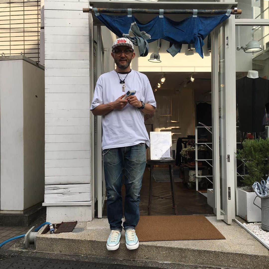 denham_japanさんのインスタグラム写真 - (denham_japanInstagram)「✂︎✂︎✂︎Love DAIKANYAMA STORE✂︎✂︎✂︎ #daikanyama #tokyo #Japan #コロナに負けない　 #denham #wearthisintogether #denhamthejeanmaker #denhamjapan #scissors #virgintovintage #denim #vintagedenim #indigo #selvedge #denimfashion #デンハム #デンハムザジーンメーカー #デンハムジャパン #デニム #履き込みデニム #ヴァージントゥヴィンテージ #シザース #インディゴ #セルヴィッチ #ヴィンテージデニム#営業再開#アポイント制#日本製 @denham_china @denhamjapan @denhamthejeanmaker」5月12日 17時31分 - denham_japan_by_aki_negishi