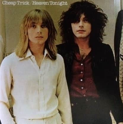 マル子さんのインスタグラム写真 - (マル子Instagram)「#albumchallenge  2日目  私の青春  #cheaptrick  #色男2名が表紙　 #違うのが裏表紙」5月12日 17時33分 - tomikago