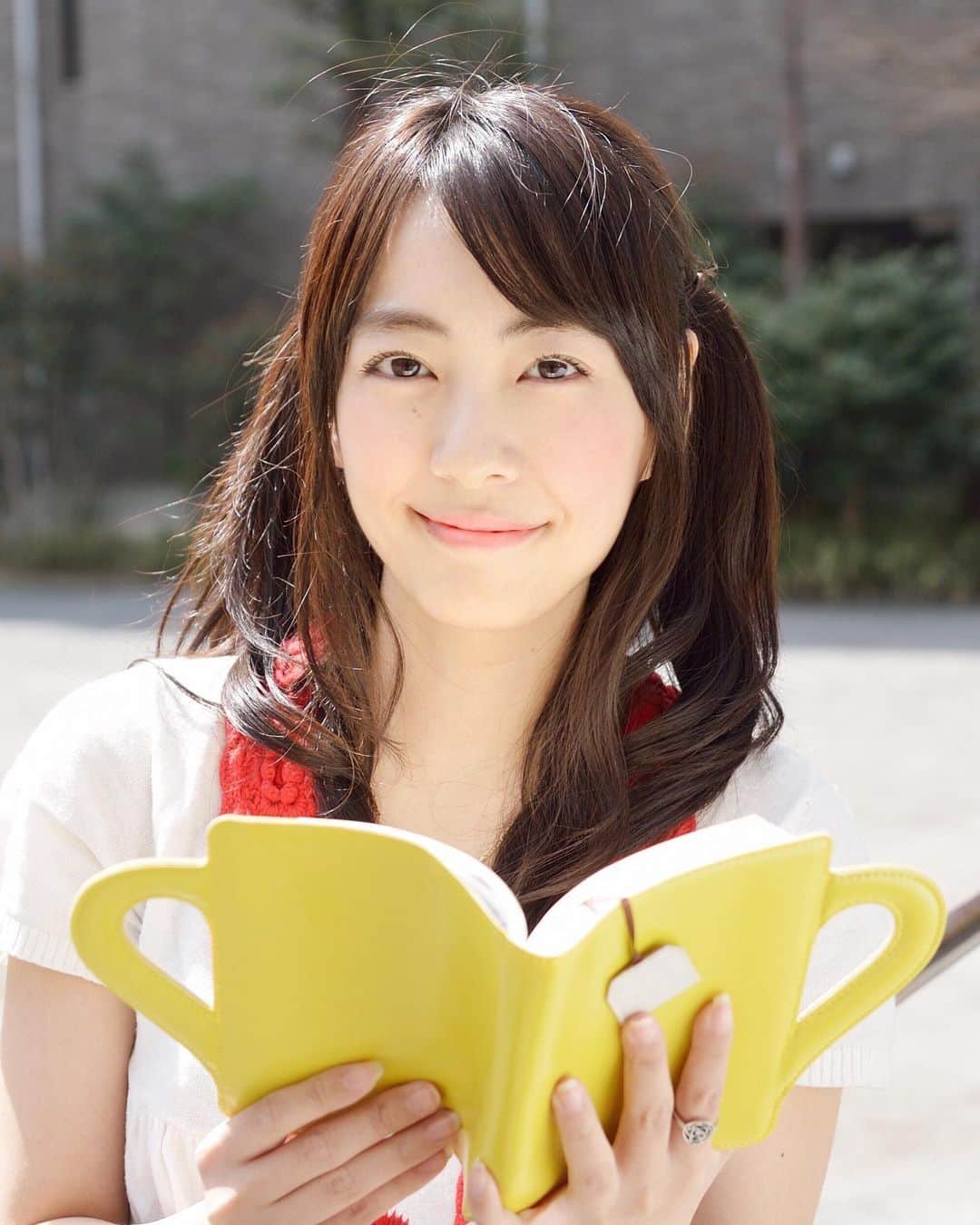 うえむらちかのインスタグラム：「☆7daysbookcoverchallenge﻿ ﻿ 4冊目は私のデビュー作 ﻿ ﻿ 📖「ヤヌス」（講談社birth）﻿ ﻿ 特殊メイクのアトリエを舞台にした﻿ 一話完結型のミステリー作品﻿ ﻿ ﻿ 電子書籍で読めるのでこの機会に是非💓﻿ ﻿ ﻿ #stayhome ﻿ #うえむらちかの7daysbookcover﻿ #7days #7bookcover ﻿ #7daysbookcoverchallenge﻿ #7日間ブックカバーチャレンジ　﻿ #講談社 #デビュー作﻿ #おうち時間」