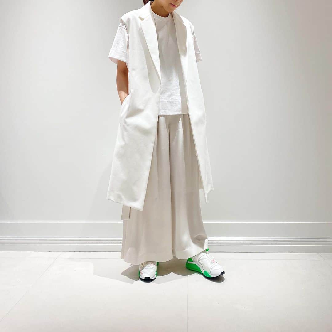 The SECRETCLOSETのインスタグラム：「***﻿ @cyclasofficial ﻿ ﻿ ﻿ CTN DB CLOTH SLV LESS LONG JK﻿ ¥184,800(tax in)﻿ ﻿ #thesecretcloset﻿ CHARM 24 COT OVER SIZED T-SHIRT﻿ ¥24,200(tax in)﻿ ﻿ TR PLY DRAWSTRING PT﻿ ¥64,900(tax in)﻿ ﻿ ﻿ ﻿ #thesecretcloset ﻿ #thesecretclosettokyo ﻿ #cyclas﻿ #cyclasofficial ﻿ #futakotamagawa﻿ #roppongi﻿ #nagoya﻿ #shinjuku﻿ #Ginza﻿ #シークレットクロゼット﻿ #シクラス」