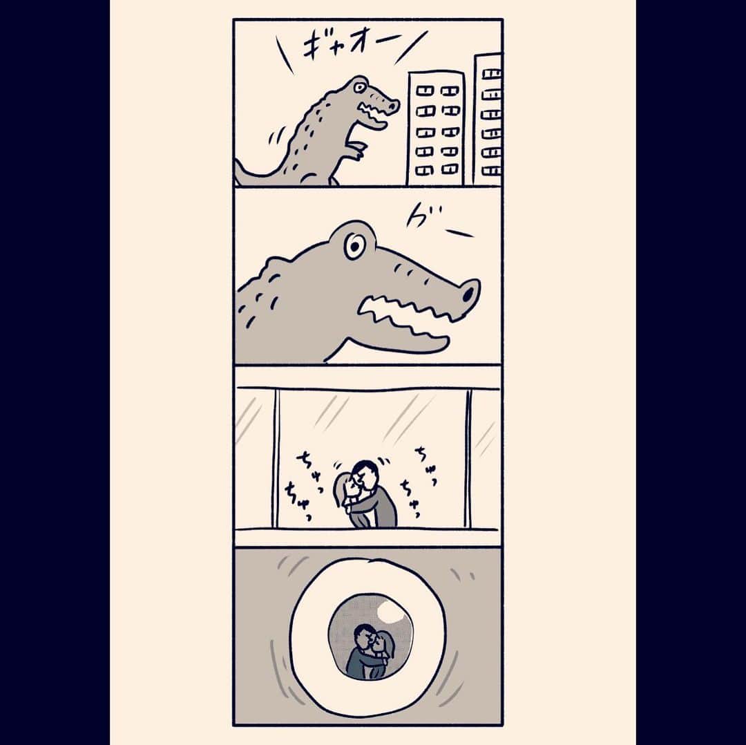 おほしんたろうのインスタグラム：「「目撃」 . . . . . #おほまんが#マンガ#漫画#インスタ漫画#4コマ#4コマ漫画#4コママンガ#怪獣」