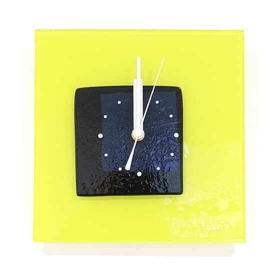 comb de shioさんのインスタグラム写真 - (comb de shioInstagram)「パッとお部屋が明るくなる！ レモンイエローの壁掛け時計。  時計から、アートのある生活、はじめませんか？  glass art clock by Isako TODA﻿ ﻿ #アートのある暮らし ﻿ ------------------------﻿ 【作品リスト】﻿ ﻿ ■ ﻿ ガラスアート時計「ネイビーブルーの扉」 ﻿ オンラインショップ掲載中です。﻿ 画像のタグ🏷からリンクしてます﻿ ﻿ ﻿ #combdeshio﻿ #コムデシオガラス ﻿ #コムデシオ ﻿ #ガラス作家杜多一菜子﻿ #インテリアアートパネル﻿ #インテリア好きな人と繋がりたい﻿ #インテリアデザイン﻿ #おしゃれインテリア #インテリアアート #壁掛けインテリア #おしゃれな部屋  #抽象画アート #寝室インテリア  #壁掛け時計 #ガラス時計 #新築祝いのプレゼント #結婚祝いのプレゼント  #おうち時間を楽しむアイテム ﻿ #artist  #interiorart #interiorartwork #artclock #glassclock #japanesecraft #clock」5月12日 18時03分 - comb_de_shio