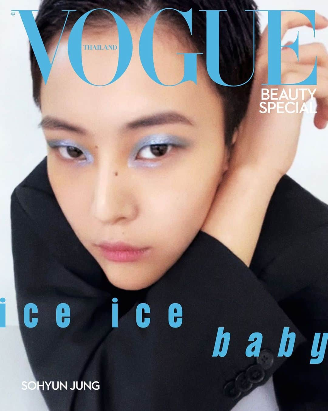 チョン・ソヒョンさんのインスタグラム写真 - (チョン・ソヒョンInstagram)「How to get @voguebeautythailand digital cover during pandemic situation.  Used ZOOM face talk. In my Korea agency @aile_company cozy studio. Make up on myself with directed by @ayaminishimura . _ Anyway we can make a way even this crazy situation. 🔥🔥🔥」5月12日 18時18分 - cochon_j