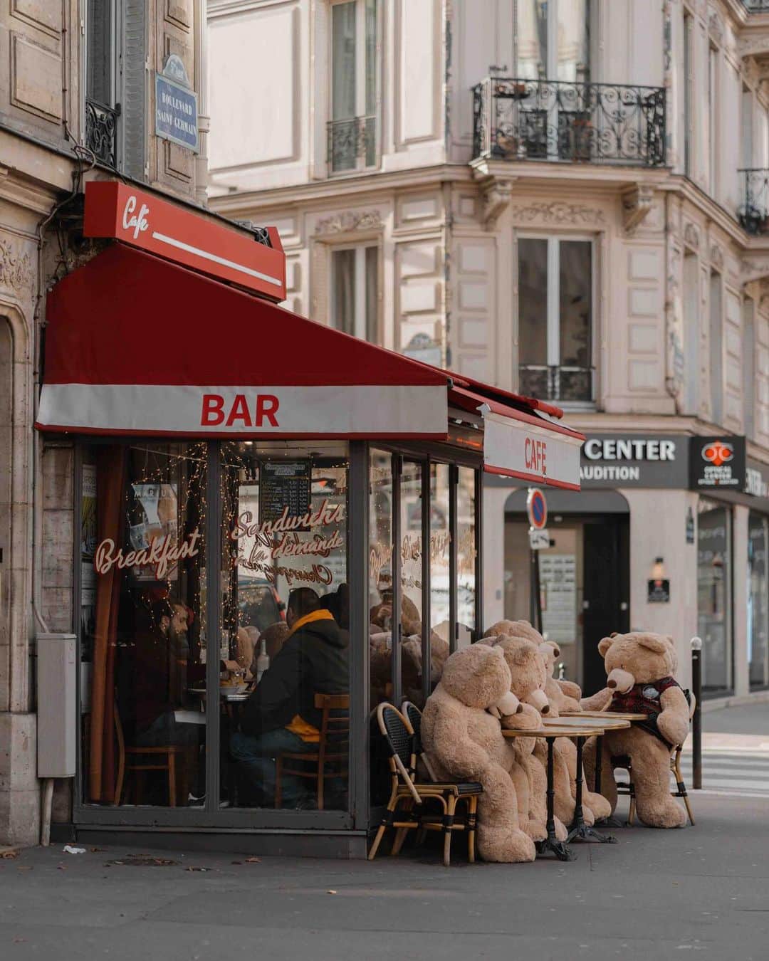 Putri Anindyaのインスタグラム：「(cute) random things // ⁣ ⁣ I’m jealous with these bears cause I’d give my life if I could enjoy a nice cup of coffee on the terrasse of Paris Cafe right now. ⁣ ⁣ Oh, imagine if you were the teddy bear.. what song would you listen through your earphone if you were there sitting on the cafe ? ⁣ Mine would be Place to be by Nick Drake ✨🎧」