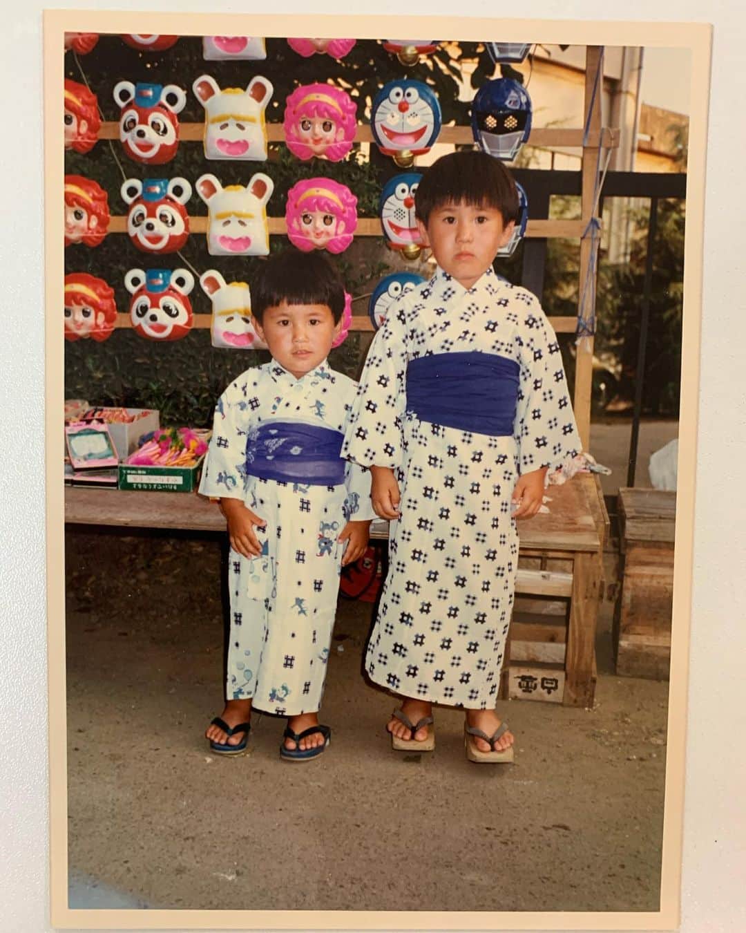 魔裟斗さんのインスタグラム写真 - (魔裟斗Instagram)「懐かしい写真が出てきた 3歳の俺と兄　1982年 #魔裟斗」5月12日 18時46分 - masato.official