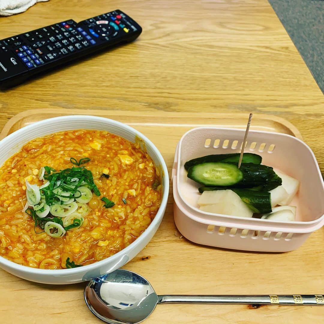 金村義明さんのインスタグラム写真 - (金村義明Instagram)「シメ麺からの雑炊！ 超超超超超劇劇劇劇劇うままままままし #クソコロナええ加減にせぇ  #1日も早く終息しますように  #1日も早く特効薬を #医療従事者の方々に感謝  #保健所の皆様に感謝です  #保育士介護士の方々に感謝  #公務員の方々頑張って下さい #やまない雨はない  #明けない夜はない  #必ず朝は来る」5月12日 18時55分 - yoshiaki_kanemura