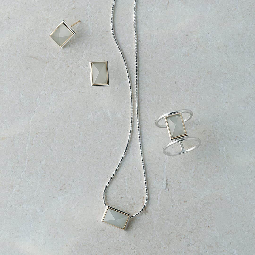 ageteさんのインスタグラム写真 - (ageteInstagram)「.﻿ 【2020 Summer Collection_BLUE】 ﻿ 泡立つ海面のようなミルキーカラーのアクアマリン。﻿ 穏やかな海に身をゆだねているように、心を癒してくれそう。﻿ ﻿ #agete #jewelry #accessory #piercedearrings #necklace #ring #summer #collection #newarrivals﻿ #アガット #ジュエリー #アクセサリー #ピアス #ネックレス #リング #夏 #コレクション #新作」5月12日 18時58分 - agete_official