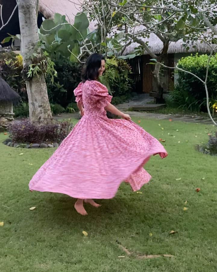 ラライン・シャーのインスタグラム：「Happy! 🌸」