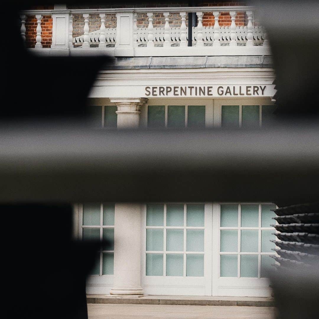 のインスタグラム：「A conversation with Hans Ulrich Obrist at his office in the Serpentine Galleries in Kensington Gardens, where he serves as artistic director. “I don’t think I’m a collector in the sense of art collecting, because I’ve never really collected art, or art objects,” says Obrist. “I want to do exhibitions, and I believe it’s not about ownership. It’s very much about reaching out to as many people as possible.” That’s not to say he doesn’t amass artefacts, or that those artefacts aren’t gathered in an almost collector-like way around very specific categories. “I don’t think I have collections, but, of course, I have archives. I think a curator has archives. And as a curator, I always buy books. I buy a book every day.” How many books do you have, exactly? “About 50,000,” he replies.  From the archives, Cereal Vol. 16, 2018.  Order a copy via the link in profile.  #hansulrichobrist」