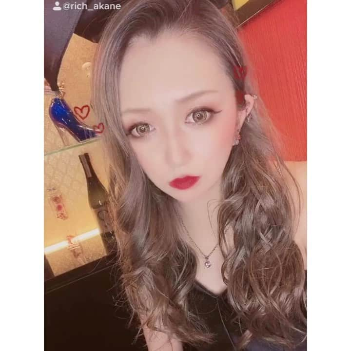 一条あかねのインスタグラム：「. あかねとオンライン呑みしない？🥃❤️ 詳しくゎハイライトに書いてあるから見てね💓💓💓 .* * * Everyday BunnyGirl💓💓💓 "ハイレグ網タイツバニー" ▷▶えちえち3点セット🍑🍑🍑 * 18時OPEN🐰火曜日定休日🐰 * 住所💎愛知県名古屋市中区金山4-6-22 金山コスモビル 3F * TEL☎ 052-332-8530 ご予約も取れるのでお気軽にお電話ください！！ . #RICH金山 #RICHあかね #ガールズバー #キャバクラ #水商売 #名古屋 #金山 #金山小町 #アスナル金山 #錦 #錦3 #すすきの #歌舞伎町 #大阪ミナミ #バニーガール #bunnygirl #ハイレグ #網タイツ #ギャル  #モデル #グラビア #地下アイドル #コスプレ #TikTok #ティックトッカー #有名になりたい #ポケパラ #オンライン飲み #アミュ」