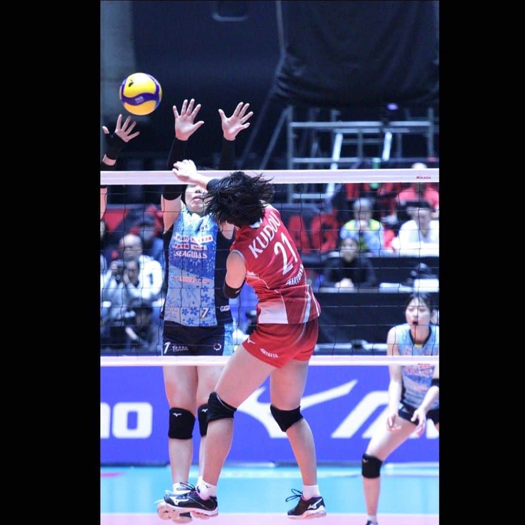 大宮里美のインスタグラム：「#工藤嶺 選手 #代々木第一体育館 #Vリーグはバレーだよ  #vleague2019-2020 #volleyball #バレーボール #Vリーグ  #DENSOAIRYBEES #DENSO #AIRYBEES  #デンソーエアリービーズ #デンソー  #バレー観戦のススメ」