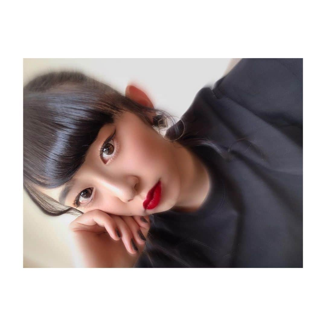 YURINAさんのインスタグラム写真 - (YURINAInstagram)「・﻿ 🏠🏃‍♀️💨💄﻿ ﻿ 📸 今日のわたし﻿ ﻿ ﻿ 今日はスーパーに走っていったり﻿ ﻿ お家でやることやったり﻿ ﻿ 何かと朝からバタバタ動きっぱなしな1日🌞﻿ ﻿ よく眠れそうです😪﻿ ﻿ ﻿ おうち時間が長くなっても﻿ ﻿ 1日24時間じゃ足りないな〜😂😂😂﻿ ﻿ ﻿ ﻿ 今日は2週間に一度のBsGirlsダイアリー更新日📸﻿ ﻿ 幼い頃の写真やエピソードなど🥋🖤﻿ ﻿ 結構レアなお話も沢山なのでチェックしてみてください☑️﻿ ﻿ ﻿ ﻿ #オリックス #BsGirls #Bs2020 #avex﻿ #baseball #プロ野球 #ORIX #Buffaloes﻿ #超革新系 #勝紺 #京セラドーム大阪 ﻿ #ほっともっとフィールド神戸 #オリ姫 ﻿ #yurina_359  #BsGirls2020 #performer﻿ #dance #全力パフォーマンス #followme﻿ #高身長女子 #筋トレ女子 #黒髪ストレート #🖤﻿ #おうち時間 #家でできること #stayhome ﻿ #ダイアリー #空手少女 #running #jogging」5月12日 21時14分 - yurina_bsgirls_359