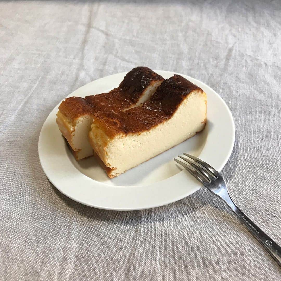 後藤夕貴のインスタグラム：「ㅤ 母の日にチーズケーキ作りました𓆸 しっとり美味しくできたよ〜 ㅤ」