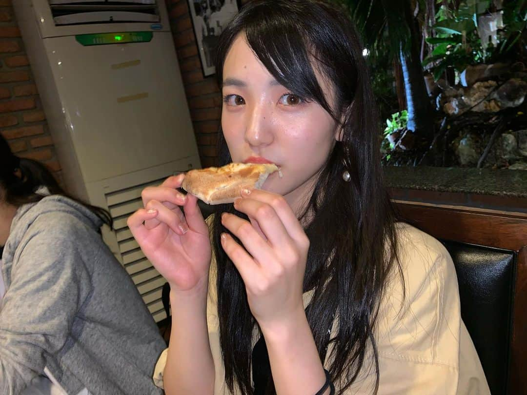 下尾みうさんのインスタグラム写真 - (下尾みうInstagram)「みんな夜ご飯何食べた？！🍕😚 #thailand  #photo」5月12日 21時47分 - miumiu1343