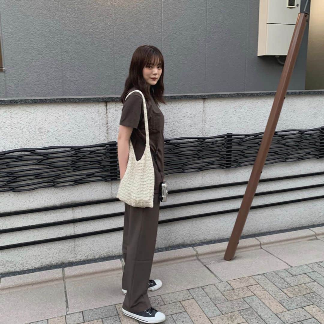 木村なつみさんのインスタグラム写真 - (木村なつみInstagram)「お買い物も行けず、通販で洋服買う習慣があまりないので、展示会で頼んでいたバッグが届いて久しぶりのニューアイテムで嬉しくて早速持って買い出しに行きました🧎🏻 ピント合わず」5月12日 21時41分 - natsumi__kimura