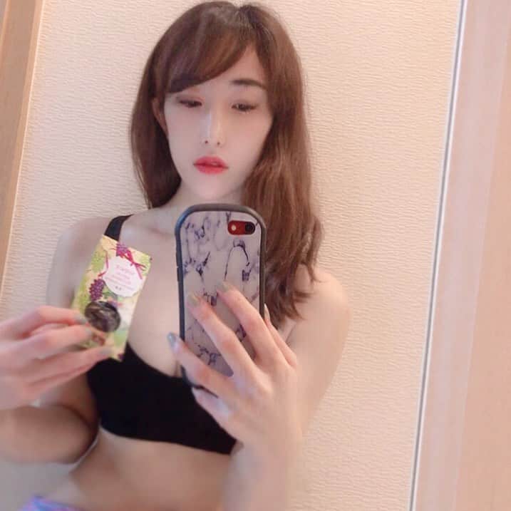 近藤夏奈のインスタグラム：「おやすみ😴🌙﻿ ﻿ ﻿ ﻿ ﻿ ﻿ ﻿ ﻿ ﻿ ﻿ ﻿ ﻿ ﻿ #gn#寝る前のストレッチ﻿ ﻿ ﻿ ﻿ ﻿ ﻿ ﻿ ﻿ ﻿」
