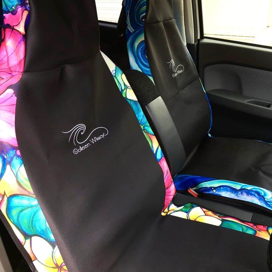 ラレイアのインスタグラム：「🌺 カーシートカバーが大人気です😍🧡 ・ 特に "Paradise" は再入荷分も残りわずかとなっておりますのでお早めに🙏✨ ・ さらに今なら #楽天 サイトでお買い物マラソンセールを開催中なので、お得なクーポンもご利用いただけます😊💫 ・ クーポンご利用期限は、16日(SAT)1:59までなのでお見逃しなく🙌 ・ ・ thank you @mii_7u3 ♡ ・ ・ ・ ・ ---La Leia Precious Life(ラレイア)--- @laleia_official ・ 楽天市場店 https://www.rakuten.co.jp/laleia-p-life/ ・ au wowma店 https://wowma.jp/user/52666346 ・ Yahooショッピング店 https://shopping.geocities.jp/laleia-p-life/ ・ ・ @laleia_official  @colleenwilcoxgallery_jp  #colleenwilcox#art#hawaii#aloha#surf#beach#laleia#ハワイ#フォトジェニック#インスタ映え#インスタ女子#アロハ#ビーチ#海を感じる雑貨#ラレイア#アート#ビーチガール#サーフスタイル#大人カジュアル#コリーンウィルコックス#ギフト#プレゼント#サーフィン」