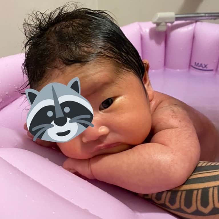 のインスタグラム：「お風呂場から天使をお送り致します←」