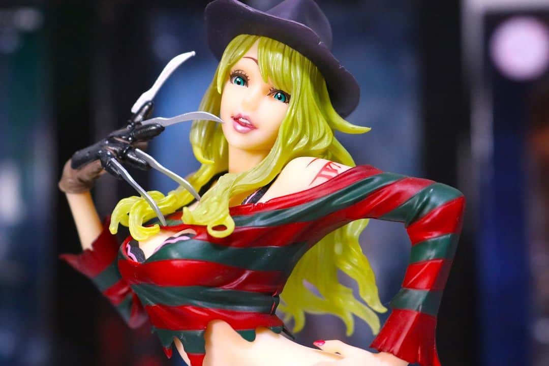 のインスタグラム：「HORROR美少女シリーズ 最新作…それが見えたら終わり…。 #フレディ #ジェイソン #チャッキー #it #エルム街の悪夢  #13日の金曜日  #チャイルドプレイ #イット  #イットそれが見えたら終わり  #friday13th #anightmareonelmstreet #Child'sPlay  #フィギュア #美少女 #かわいい #ホラー #映画 #horror #ぎわちん #pennywise  #ペニーワイズ #かわいい #美人 #エロ」