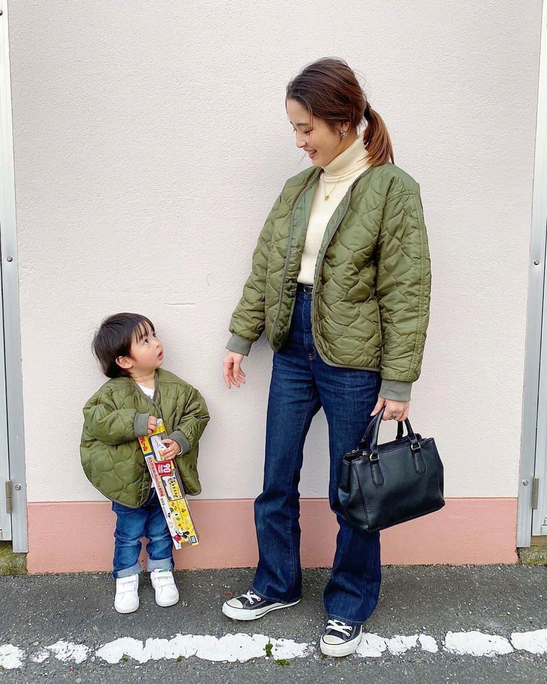 GapKids_jpさんのインスタグラム写真 - (GapKids_jpInstagram)「【Gap公式親子モデルをご紹介②】 “親子で楽しむ！#はじめてのデニム リンクコーデコンテスト”で、@toayakaaa._さんがGap公式親子モデルの1組に決定！ ミリタリーの親子リンクコーデがシンプルでおしゃれ😆 ■詳しくはこちら=> http://gapnews.jp/news/124  #はじめてのデニム #親子でおそろい #Gap親子モデルコンテスト」5月13日 10時01分 - gapkids_jp