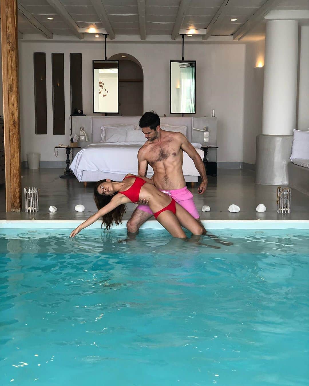 ブラント・ドーハティのインスタグラム：「On our honeymoon Kim and I were taking photos in a hotel room but decided we couldn’t post them because LOOK HOW DRAMATIC WE GOT 😂」