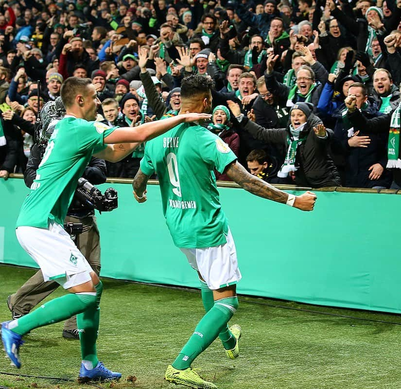 ダヴィー・ゼルケのインスタグラム：「💚 @werderbremen」