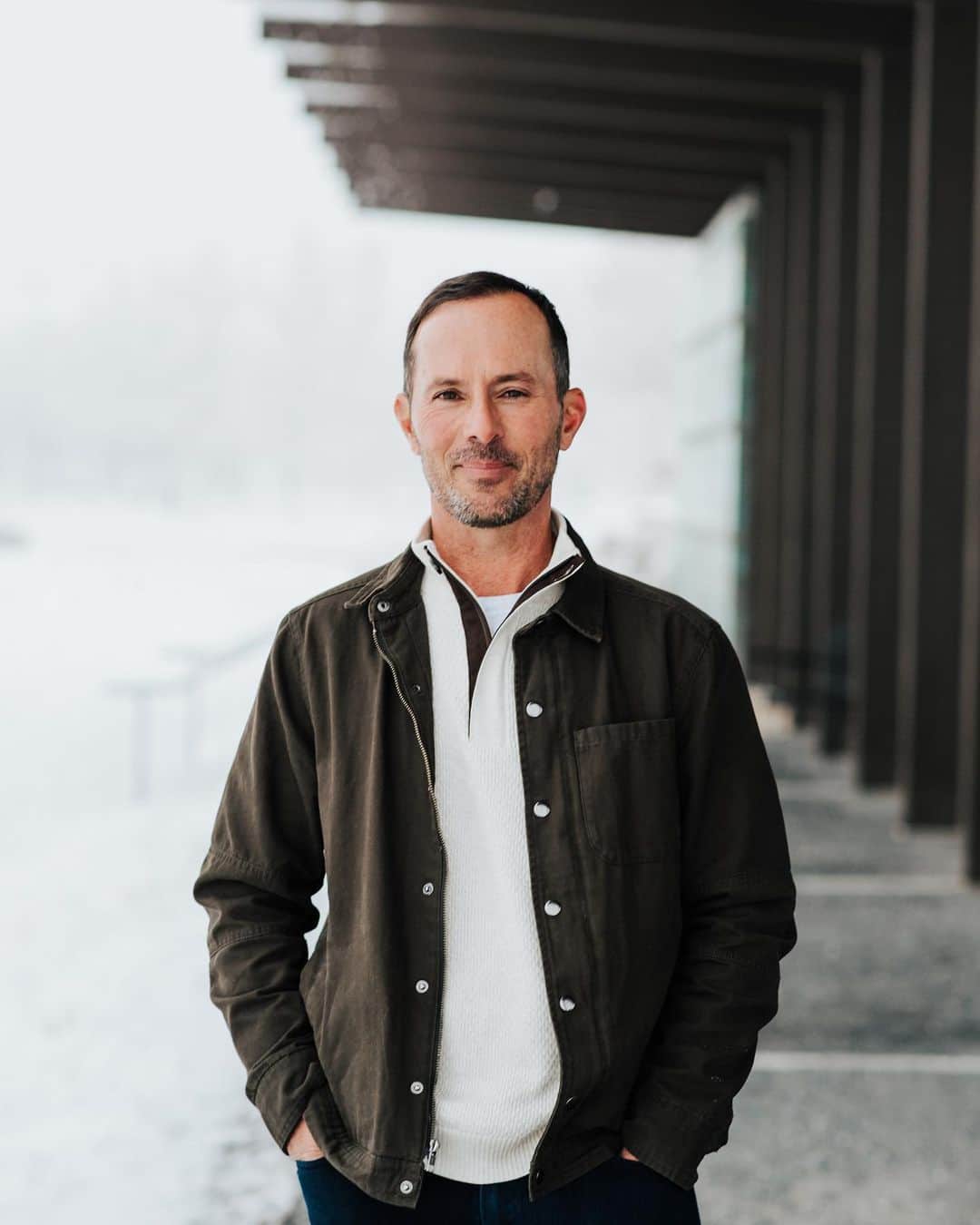 のインスタグラム：「Happy 50th Birthday to this incredible man! Most of you know Mike as the lefty golfer from Canada but he is SO much more than that. His dedication to his daughters, his friends, his family, his health and happiness is what makes him who he really is. Mike is loyal, selfless, nurturing, kind and open minded. He is funny and light hearted and has a heart of gold. He is the love of my life and I am honored to call him my “Forever Boyfriend!” I love you so much Mike! ❤️Cheers to an amazing life ahead of us! 50 looks damn good on you! 🎂 @mweirsy」