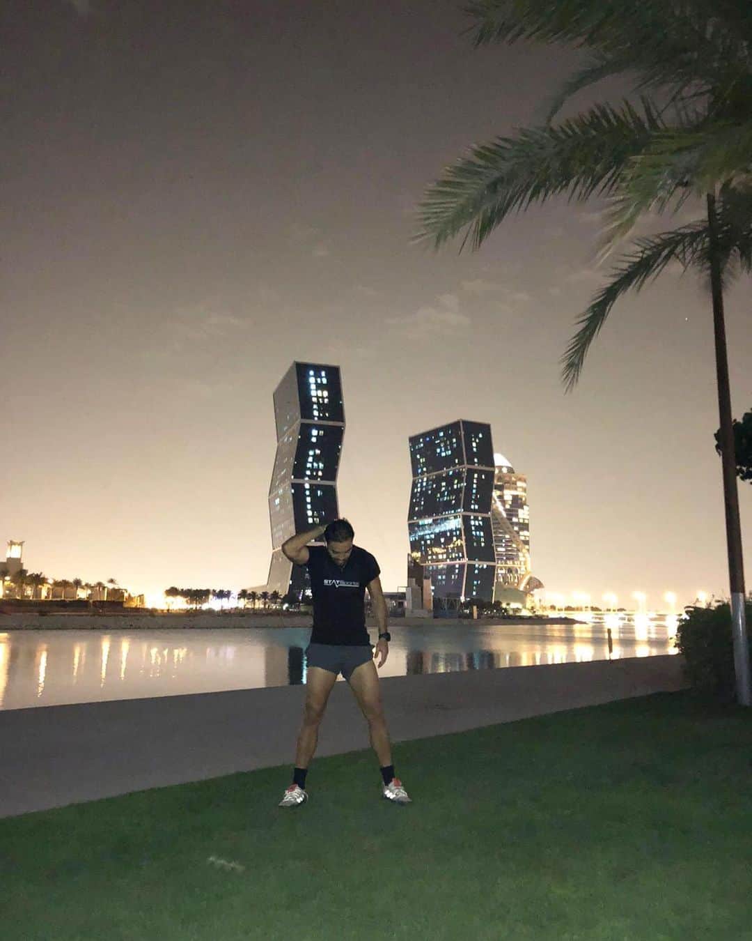 マルコ・ファビアンのインスタグラム：「Nights from Doha ❤️💫🇶🇦」