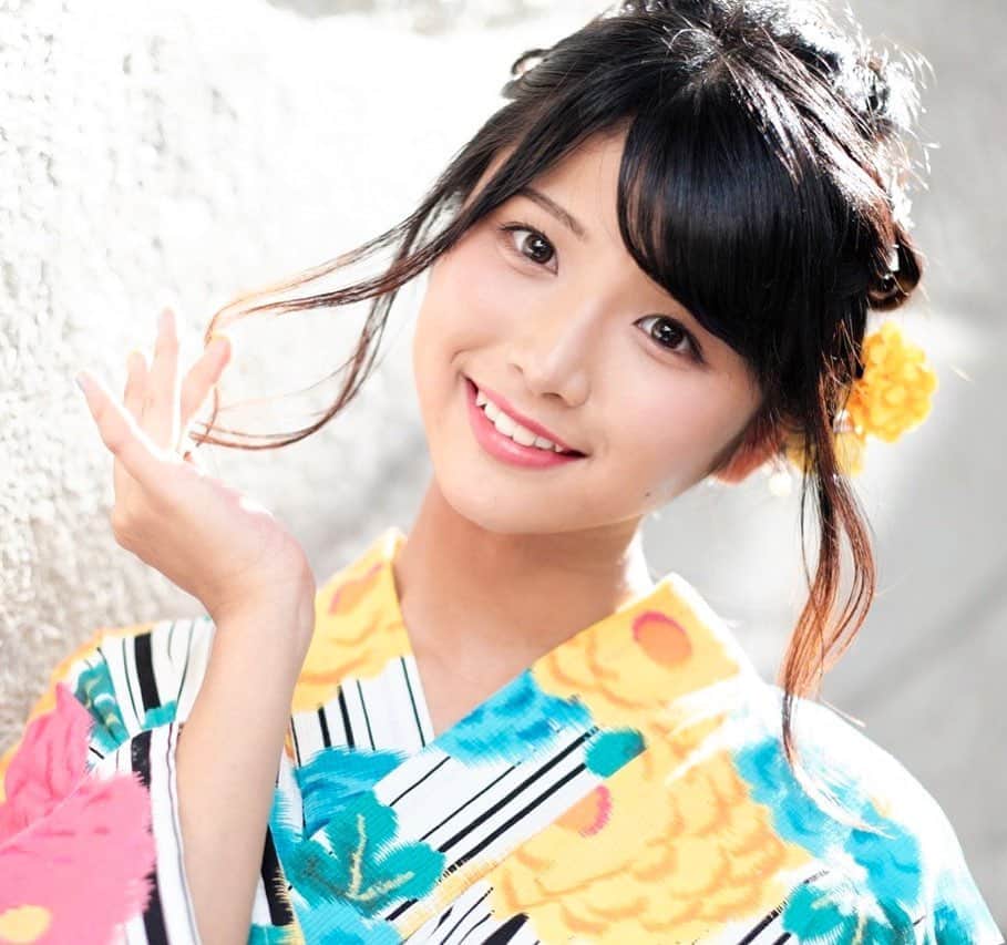 山本ゆうかのインスタグラム：「﻿ いつも遅くに更新してしまう…！﻿ ごめんなさいっ！﻿ ﻿ ﻿ ﻿ 最近朝の4時に寝ることが多くて﻿ 昼夜逆転を直したい所存でありまする( ˘ω˘ )うーむ﻿ ﻿ ﻿ ﻿ ﻿ ﻿ ﻿ #浴衣 #着物 #夏祭り #花火大会 #浴衣ヘアアレンジ #portrait #ポートレート #ポートレートモデル  #関西サロモ #被写体 #フリーモデル #  #ポートレートしま専科  #ガールズフォト #キリトリセカイ #スクリーンに恋して #カメラマンさんと繋がりたい #portraitphotography #good_portraits_world  #instagood #instaportrait #lovers_nippon  #イチナナライブ #17live #イチナナライバー #17liver #17media #17直播 #17主播 #streamergirl」