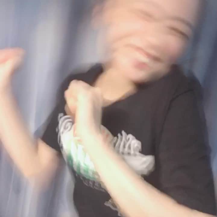 のインスタグラム：「♡ 夜中のdancing🕺🏻 ・ 朝やれよって話なんだけどw 運動大事よね！ ・ ・ 大好き❤ ・ ・ ・ #1日1大好き #優美 #ゆうみ #me #昭和感 #大好き #ダイスキ #daisuki #love #❤️」