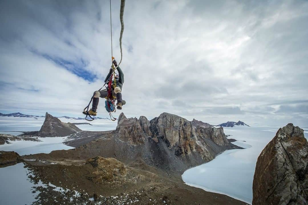 Cory Richardsさんのインスタグラム写真 - (Cory RichardsInstagram)「LINK IN PROFILE // Saturday, May 16 @ 2pm Mountain Time:⁠ ⁠ The most common question I get asked is "How do I become a National Geographic photographer". The answer is complex, for every person has their own path and the business of photography is full of nuances -but- what I can share immediately are the storytelling components of creating an editorial or adventure story. ⁠ ⁠ Join me this Saturday for my virtual "Adventure & Expedition Storytelling" Masterclass workshop.  We are almost sold out with under 20 seats left. Click the link in my bio to sign up!⁠ ⁠ Additionally, I have 2 other workshops available this month with @mymikescamera that are also almost sold out:⁠ ⁠ -May 20th @ 2pm MT "The Business of Photography" with my agent Melissa Schneider of @BespokeReps⁠ ⁠ -May 23rd @ 2pm MT "Moving From Adventure to Purpose - The Art of Conservation Photography"⁠ ⁠ Looking forward to sharing tips so you don't have to make the same mistakes I did!」5月13日 3時49分 - coryrichards