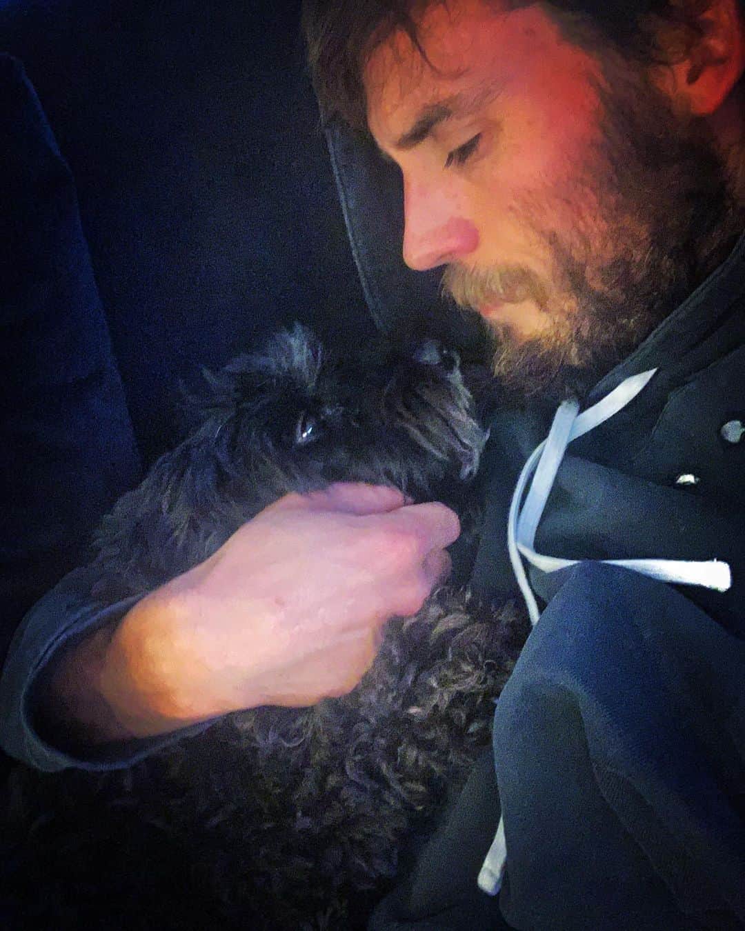 サム・クラフリンのインスタグラム：「Love this little bean.」