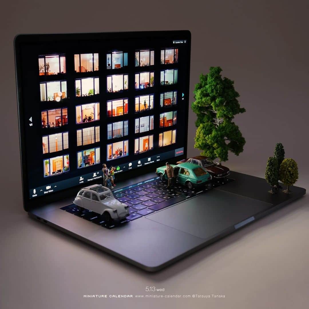 田中達也さんのインスタグラム写真 - (田中達也Instagram)「⠀ “Online Apartment” ⠀ オンラインアパート ⠀ #ノートパソコン #アパート #Laptop #Apartment #Zoom #Skype ⠀」5月13日 7時00分 - tanaka_tatsuya