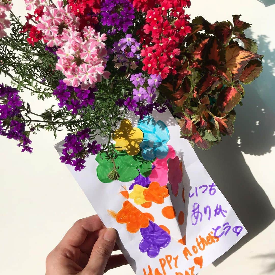 増山敬子さんのインスタグラム写真 - (増山敬子Instagram)「#happymothersday  こちらこそ #いつもありがとう 💐💐」5月13日 8時34分 - keikomasuyama