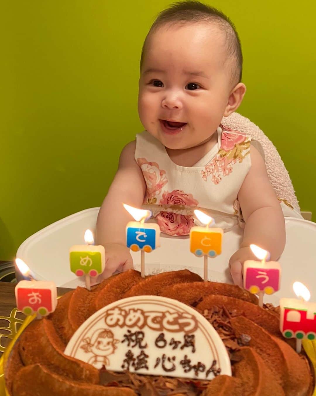 一木エリカのインスタグラム：「Happy Half Birthday 🎂  生誕６ヶ月を迎えました！！☆ 元気に笑顔で毎日過ごしてくれてます。 出産の日から半年、、生命の誕生って奇跡だなぁ〜って未だに思う。 毎日笑顔でいてくれるだけで私は幸せを感じるんだよな〜。感動をありがとう❣️ そして、おめでとう🎉 これからもたくさんの愛で育てていきますよ❤️」
