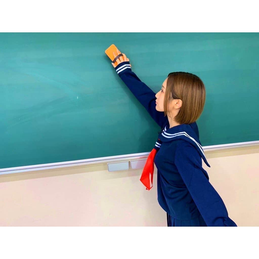 小島みなみさんのインスタグラム写真 - (小島みなみInstagram)「. . 上のほう届かなーいっ🥺❤️ . . . #制服 #セーラー服 #制服コス #制服コスプレ #久しぶりに着た　#学校 #コスプレ #cosplay #schooluniform #sailorschooluniform #校服 #角色扮演」5月13日 19時27分 - kojima_minami_373