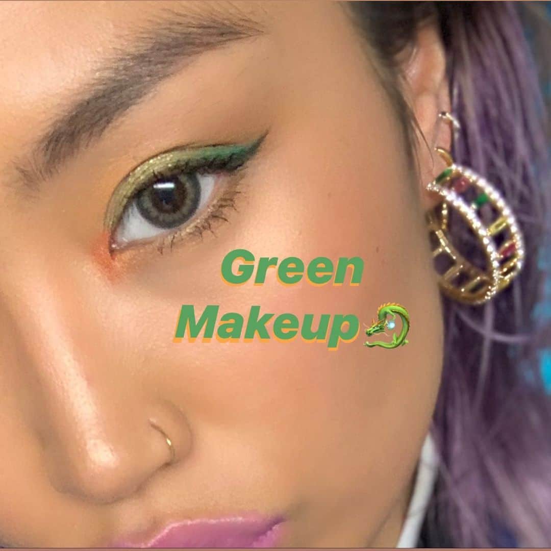RIEHATAさんのインスタグラム写真 - (RIEHATAInstagram)「Green Makeup Tutorial coming soon🐉🧡🐲 需要あればw💚 #stayhome 🏡 #staycolorful 🌈」5月13日 18時09分 - riehata