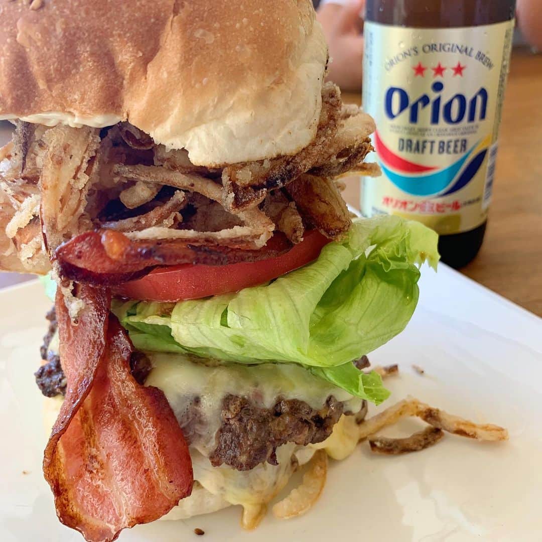 のインスタグラム：「. 沖縄でチルしてこれ食いたい🍔😅 . 祐太 ㅤㅤㅤㅤㅤㅤㅤㅤㅤㅤㅤㅤㅤ#captainkangaroo#キャプテンカンガルー」