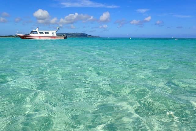 現地発信の旅行サイト「たびらい」さんのインスタグラム写真 - (現地発信の旅行サイト「たびらい」Instagram)「🌺沖縄スナップフォト企画🌴 Vol.12 : 本日の写真▼ Photo by 館幸子 @sachiko723 【沖縄スナップフォト企画とは…？】 日常生活の中で出会う、ちょっとした沖縄の風景を投稿するコーナーです。たびらい沖縄編集部×県内で活躍するカメラマンがタイアップし、たびらいファン・沖縄ファンの皆様へ今を乗り切る為の癒しになれば…という想いで企画しました。これから素敵な写真をお届けしますので、同じような風景に出会ったことがある…もしくはこれから行ってみたい！と感じた方は、いいねボタンを押していただけると嬉しいです☺ : #たびらい #tabirai #ローカル旅行 #旅行好き #女子旅 #travelgram #旅行 #旅行好きな人と繋がりたい #travel #家族旅行 #カメラ女子 #たびらい沖縄 #沖縄 #沖縄県 #loves_okinawa #trip #夏待ち2020 #okinawa #旅 #トラベル #instatravel #おきなわ #genic_japan #写真好きなひとと繋がりたい #instagood #お家で旅行気分」5月13日 18時17分 - tabirai