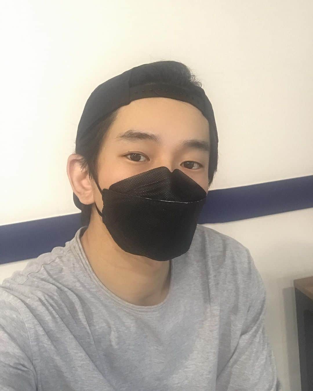 オン・ジュワンのインスタグラム：「잠잠하다가 다시 시끌한 코로나 소식. 다들 조심 또 조심하길🙏 1.마스크 착용 필수 2.손 깨끗하게 자주 씻기 3.거리두기 다시한번 조심🙏」